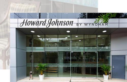 Petit Jean Ocharan Hotel | Howard Johnson by Wyndham Lima Miraflores Art House