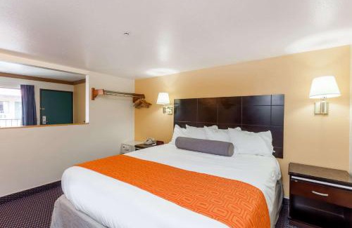 Norco Hotel | Howard Johnson by Wyndham Norco