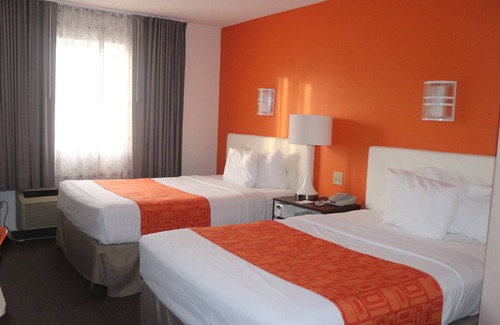 Tifton Hotel | Howard Johnson by Wyndham Tifton GA I-75