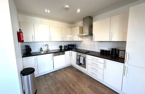 Hoxton West Apartment | Hoxton 3Bedroom Penthouse w/Balcony & Lift near Shoreditch, Hackney, Old Street