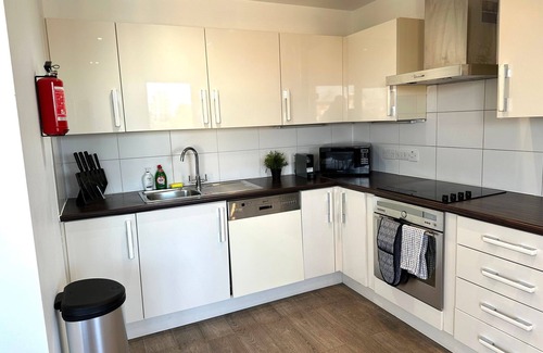 Hoxton West Apartment | Hoxton 3Bedroom Penthouse w/Balcony & Lift near Shoreditch, Hackney, Old Street