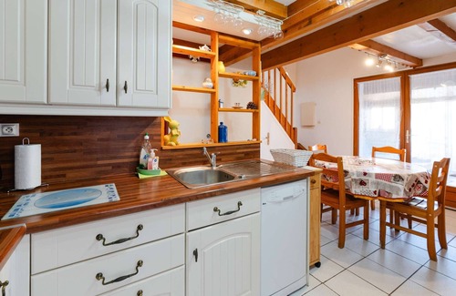 Les Ayguades House | HPG75 Air-conditioned T2 mezzanine house near the lagoon