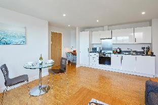 Rushmoor District Apartment | HQ Aparthotel Farnborough