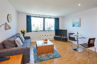 Rushmoor District Apartment | HQ Aparthotel Farnborough