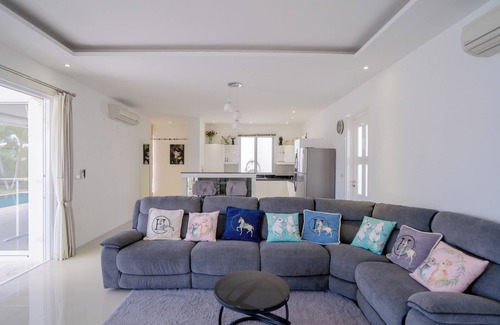 Hua Hin Villa | Hua Hin Paradise Villa Falcon Hill - Pets Friendly, Free Gym, Wi-Fi & Club House