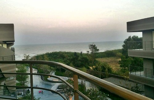 Hua Hin Condo | Hua Hin vacation home in luxury beachfront property, right on the beach newly built with golf