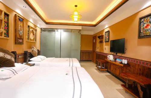 Xiangxi House | Huaqianshu Theme Inn 高铁免费接站或送站一次