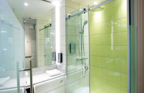 West Brompton Hotel | Hub By Premier Inn London West Brompton