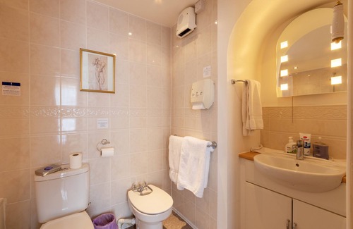 Dover House | Hubert House Guesthouse