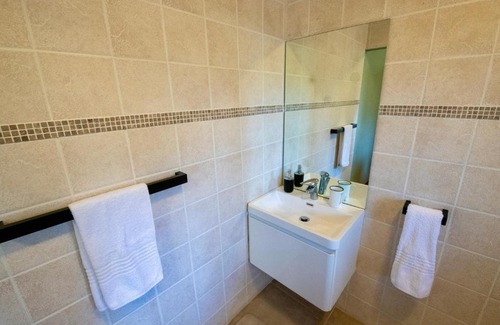 Knysna Apartment | Hubert's Ecke: A Tranquil and Peaceful Space