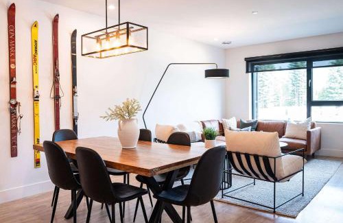 Revelstoke Apartment | Huckin' Harry's
