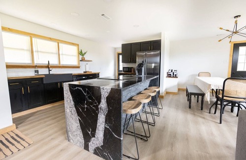 Pine Ridge Apartment | Huckleberry Arch