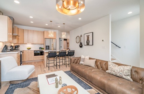 Nashville House | Huckleberry Outlaw-2 Units-Hot Tub-Near Broadway