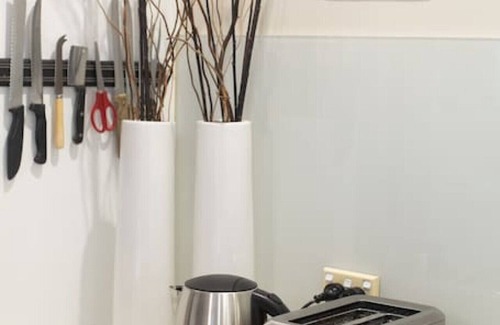 Toorak Condo | HUDSON | Executive Living in Leafy Toorak