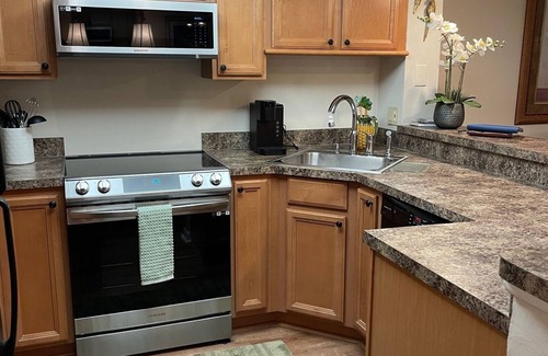 Hudson Condo | Hudson Hideaway: 2 BR/2 Bath Gulf Front Condo,Stunning Sunset from 27' Balcony