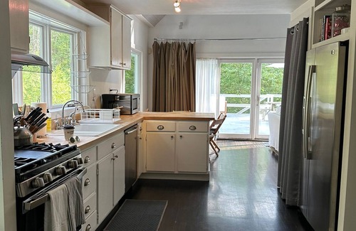 Hollowville Cottage | Hudson NY Country Cottage, Fireplace, Pond, Hot Tub, NYC 2hrs