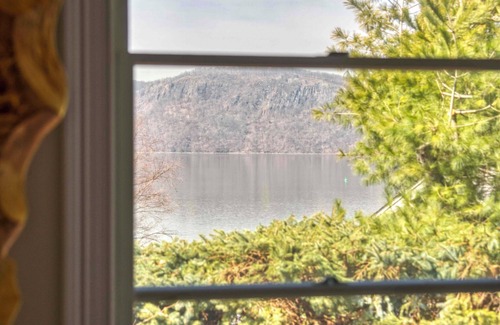 Briarcliff Manor House | Hudson River Views: Briarcliff Manor Home w/Deck