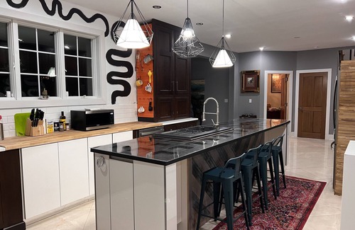 Wallkill Villa | Hudson Valley Mansion with HOT TUB and POOL