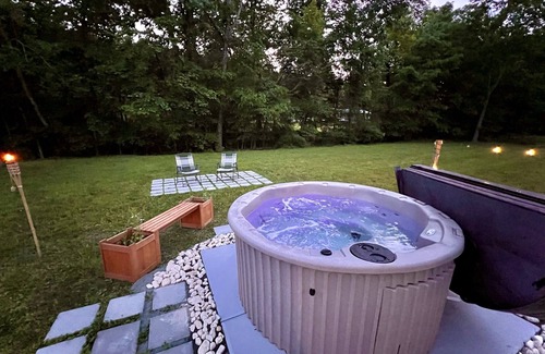 Wallkill Villa | Hudson Valley Mansion with HOT TUB and POOL