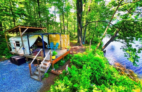 Mount Marion RV Rental | Hudson Valley’s Waterfront Camping Getaway with electric, water and KAYAKS!