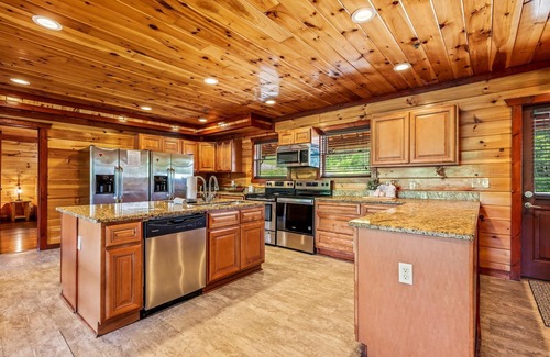 Gatlinburg - Pigeon Forge Cabin | Huge 12-Bedroom Lodge w/Pool & Theater, Sleeps 56