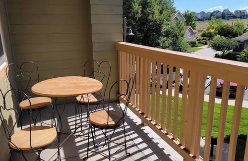 Cottonwood Condo | Huge 2 Bedroom Condo with Attached Garage!