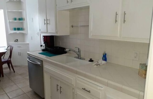 Hillcrest Apartment | Huge 3/2.5 Apt Sleeps 12 | San Diego