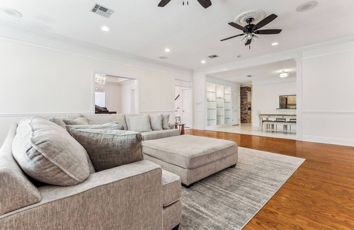 Metairie House | Huge 4 Bedroom House Near Lake Ponchartrain