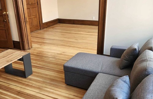 Downtown Hartford Apartment | Huge 4-bedroom LOFT with WiFi, and AC in amazing Pratt Street,