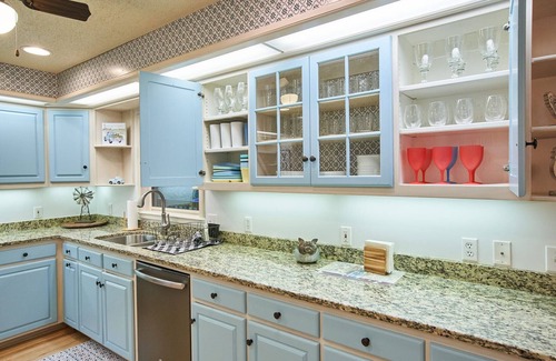 Foscoe House | HUGE 5BR, 4.5BA, 3 King Suites, Dog Friendly!