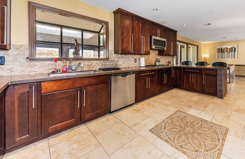 North Las Vegas House | Huge 6 BDR, near the Strip, w/pool, playroom, 13 beds.
