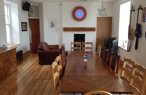 Bude House | Huge 7 bed hse for large groups close by the beach