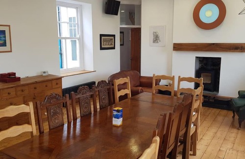 Bude House | Huge 7 bed hse for large groups close by the beach
