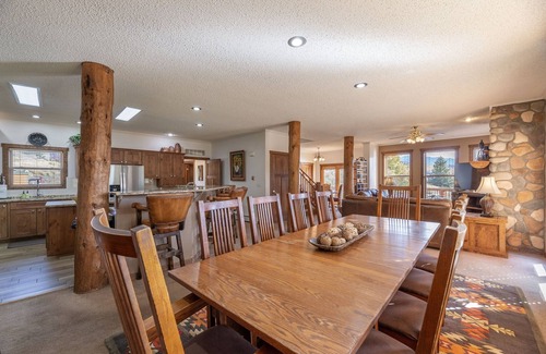 Keystone House | Huge 8BR/5 Bath Family Home near Keystone-10 beds + 3 queen sofas in 11 rooms