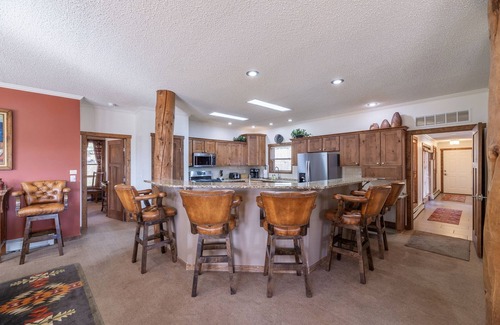 Keystone House | Huge 8BR/5 Bath Family Home near Keystone-10 beds + 3 queen sofas in 11 rooms