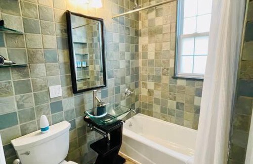 Queens Apartment | HUGE & BEAUTIFUL 3-Bed apt Queens NYC.A Hidden Gem !!