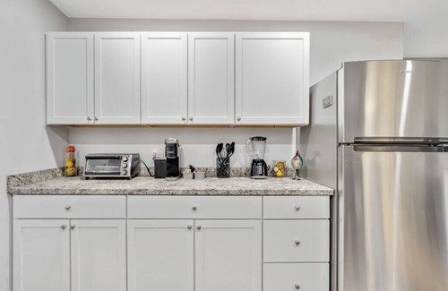 Cheektowaga House | Huge Best Parking Laundry AC BBQ Patio