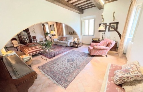San Brizio Villa | Huge country villa - sleeps 11, Aircon, Wifi, Exc Pool, dishwasher, private land