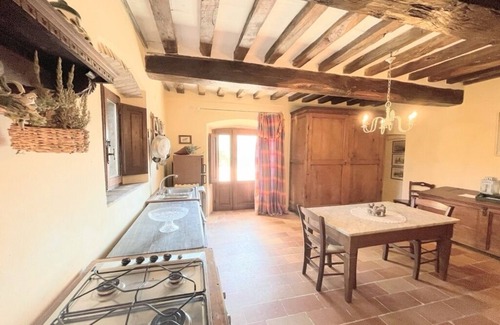San Brizio Villa | Huge country villa - sleeps 11, Aircon, Wifi, Exc Pool, dishwasher, private land
