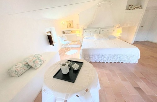 San Brizio Villa | Huge country villa - sleeps 11, Aircon, Wifi, Exc Pool, dishwasher, private land