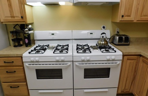 Erie House | Huge Cozy Updated home close to everything in Erie