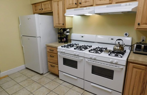 Erie House | Huge Cozy Updated home close to everything in Erie