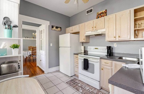 Springfield House | Huge Discount Charming Home close to theStadium & Hospital