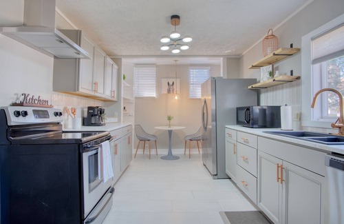 Indianapolis House | Huge Downtown 4bd/2 Bath Home!