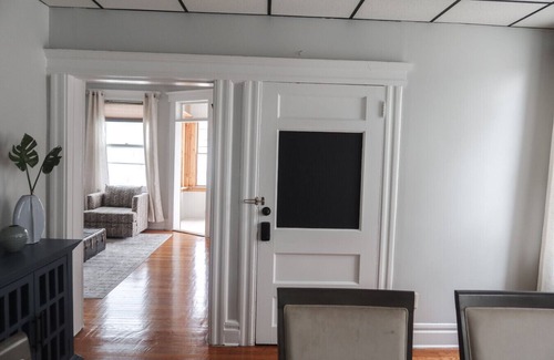 West Orange House | Huge Family Home | Sleeps 14- Free Parking near NY