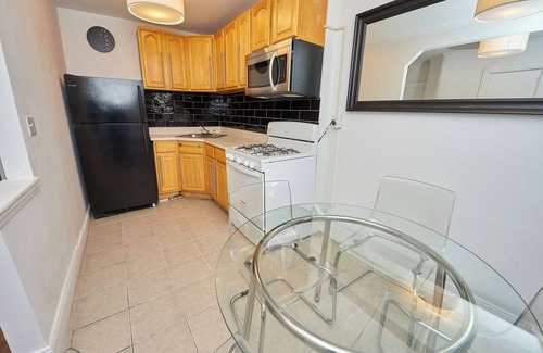 Ukrainian Village Apartment | Huge five-bedroom loft-style apartment in the heart of East Village.