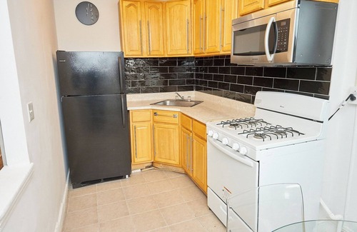 Ukrainian Village Apartment | Huge five-bedroom loft-style apartment in the heart of East Village.