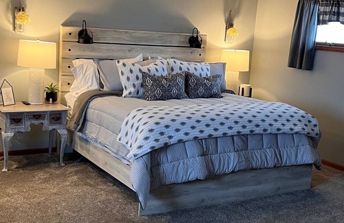 The Galena Territory House | Huge Galena Territory Retreat