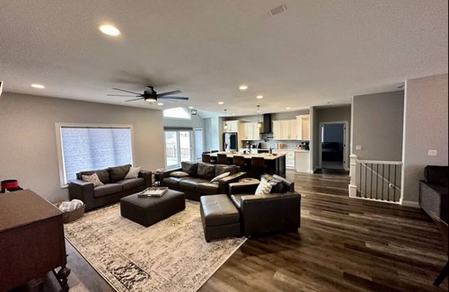 Columbia House | HUGE Getaway Home on 3 Acres - 10min to downtown