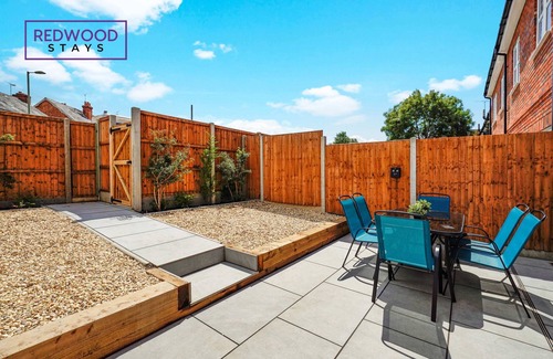 Rushmoor District House | Huge House, Contractors/Families, 2X Free Parking